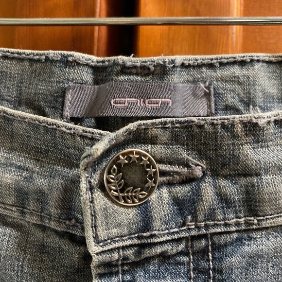 Onion Faded Black Denim/Jean skirt with front slit - raw hem - size 10 (no tag) - Picture 4 of 8